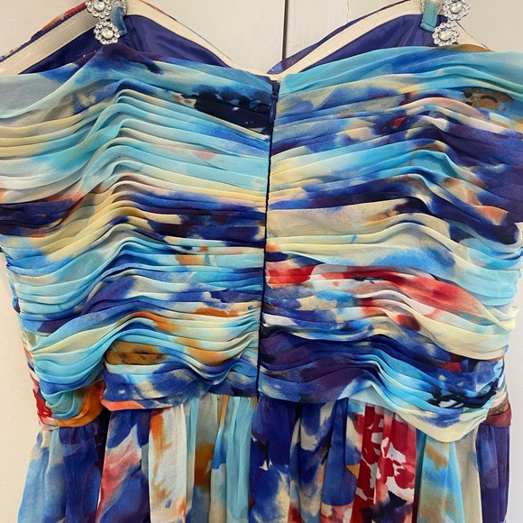 Beautiful soft print dress in great condition - Picture 3 of 11